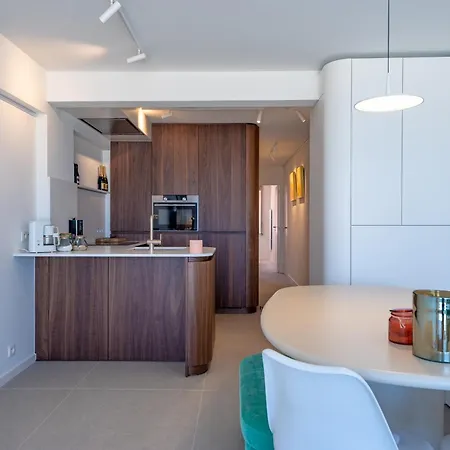 Appartamento Volledig Gerenoveerd 2 Slaapkamer Met Zeezicht! *
