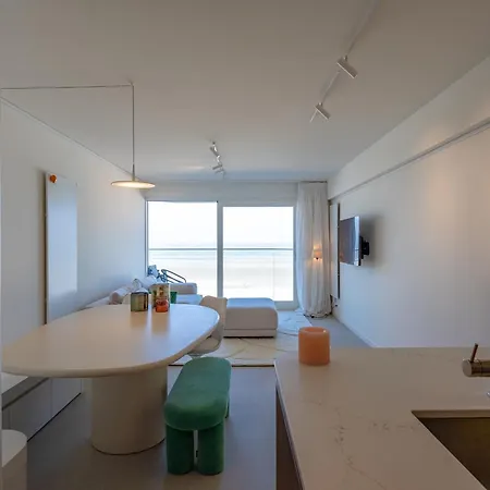 Appartamento Volledig Gerenoveerd 2 Slaapkamer Met Zeezicht! *